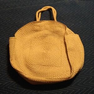 Women's straw beach bag
